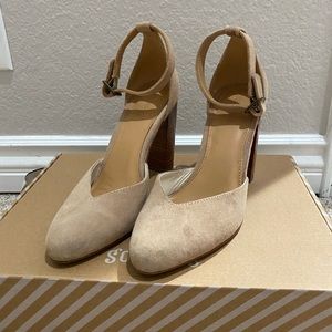 Soludos neutral wooden heel shoe